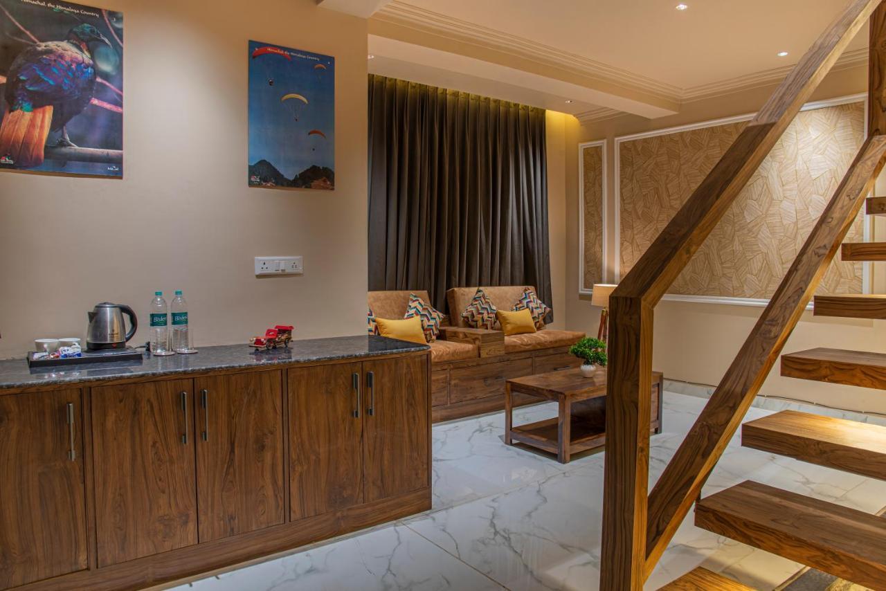 Hillcrest Uphills Apartment Kasauli Exterior photo