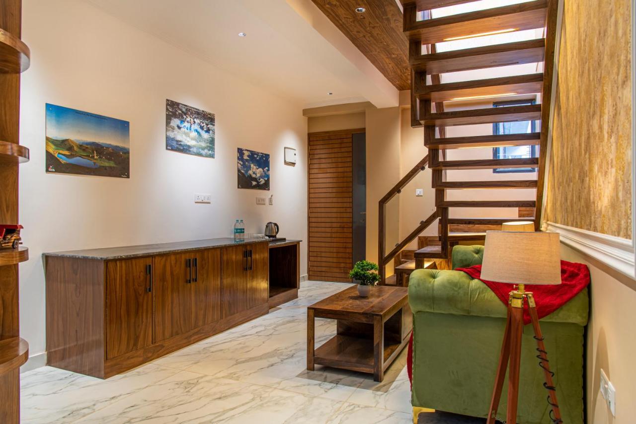 Hillcrest Uphills Apartment Kasauli Exterior photo